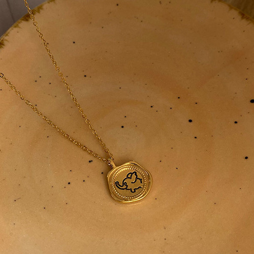 Cold and Lovely Baby Elephant Gold Necklace for Women, Instagram Trendy, Influencer Style, Simple and Personal, Fashionable and Versatile Clavicle Chain