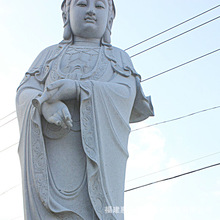 福建石雕观音价格 芝麻白立莲观世音坐像 青石踏龙滴水观音菩萨像