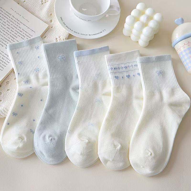 Women's mid-calf socks with fresh bow design, cute new Korean-style ins socks for spring and autumn, versatile sports long socks Women's mid-calf socks with fresh bow design, cute new Korean-style ins socks for spring and autumn, versatile sports long socks