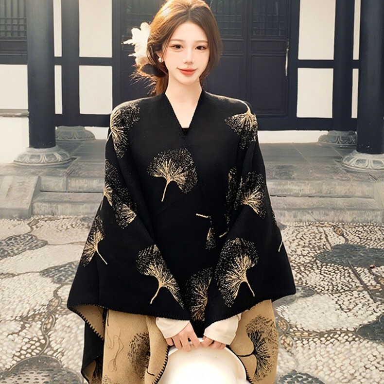 外搭披肩女2025新款民族风新疆大西北旅游秋冬季保暖斗篷高级感|undefined