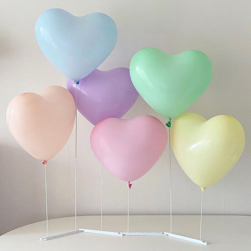 Support de table pour ballons en forme de cœur déco mariage_voghion.com