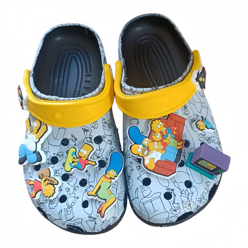2025 verano zapatos de playa de dibujos animados Simpson un agujero de marca conjunta zapatos antideslizantes al por mayor tarjetas de hogar resistentes image 1