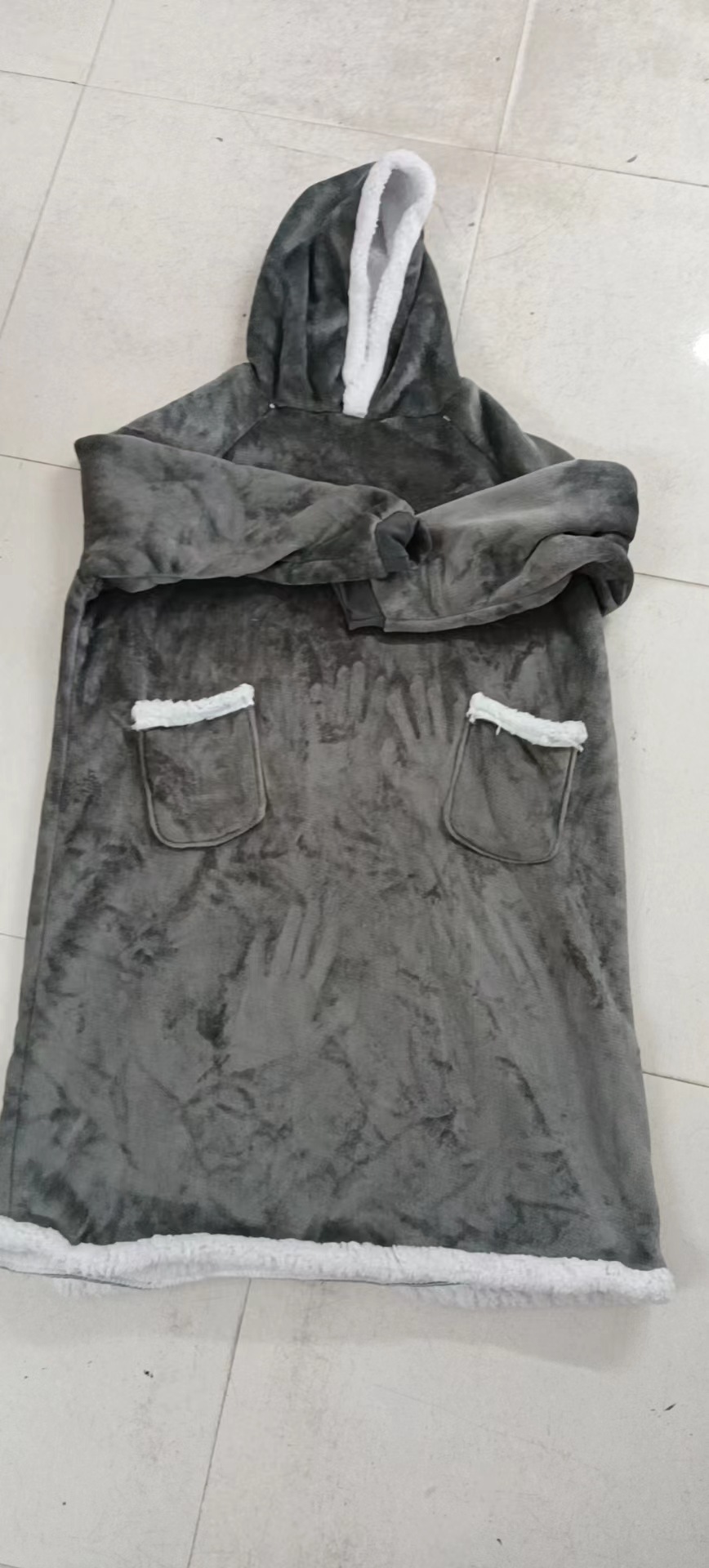 Men's Christmas pajamas nightgown women's nightgown flannel extended vertical pocket t lazy blanket cover thick cold protection warm_voghion.com
