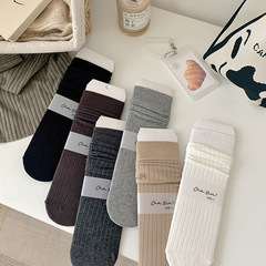 Miu-style four-season vertical rib mid-calf socks, new autumn/winter stack socks for women, runway-inspired loafers socks, wholesale