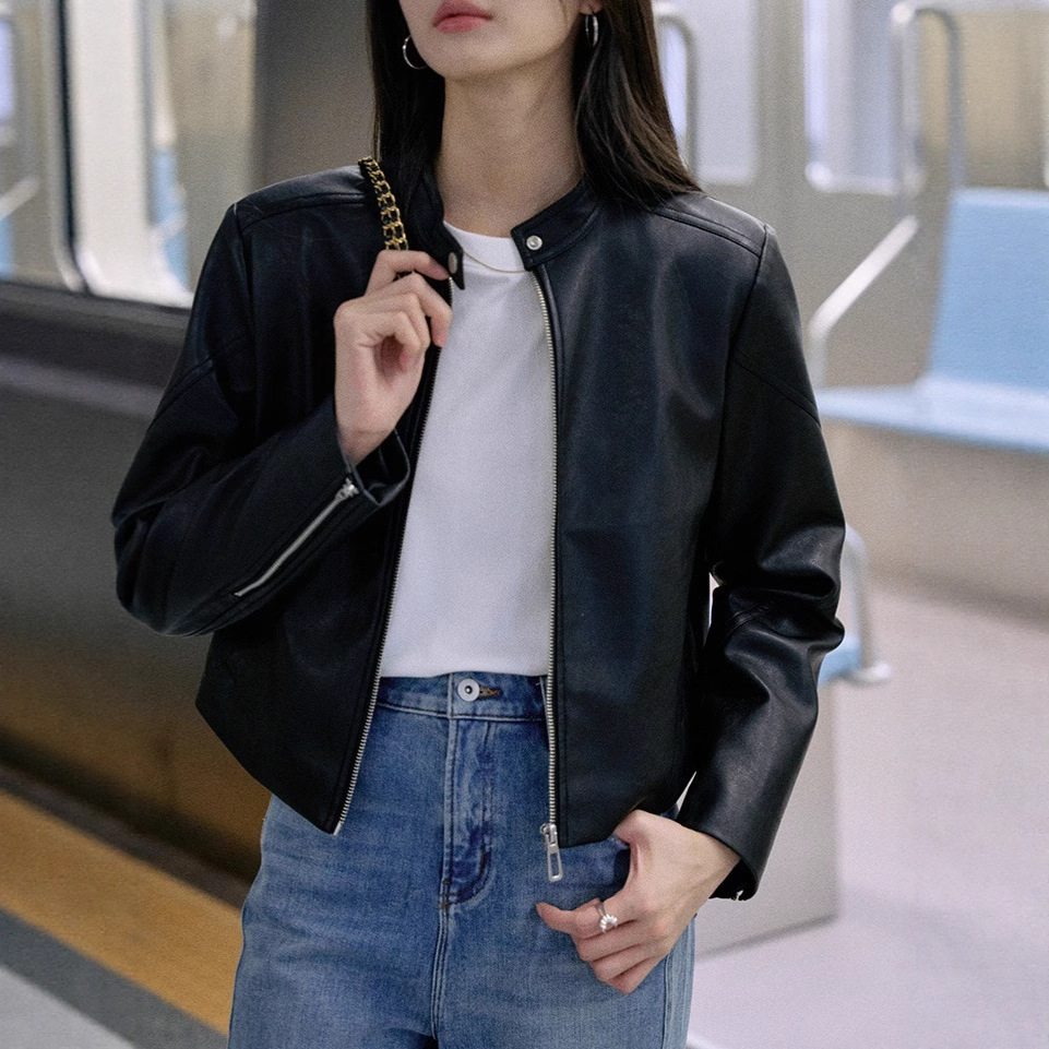 Right Shoulder Pu Leather Zipper Motorcycle Leather Jacket for Women in Autum Short American Retro Stand-Up Collar Jacket in Autum Is Cool and Sassy