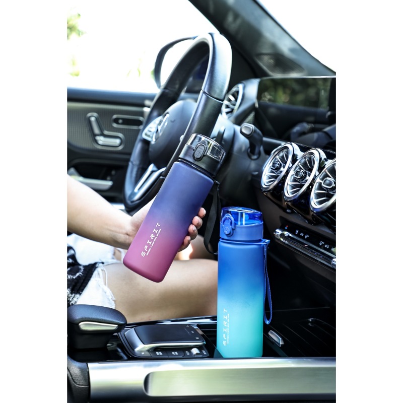 Nuevo taza de agua gradiente a prueba de fugas a prueba de caídas taza de agua portátil de gran capacidad para estudiantes kettle deportivo taza resistente al calor de alto valor facial