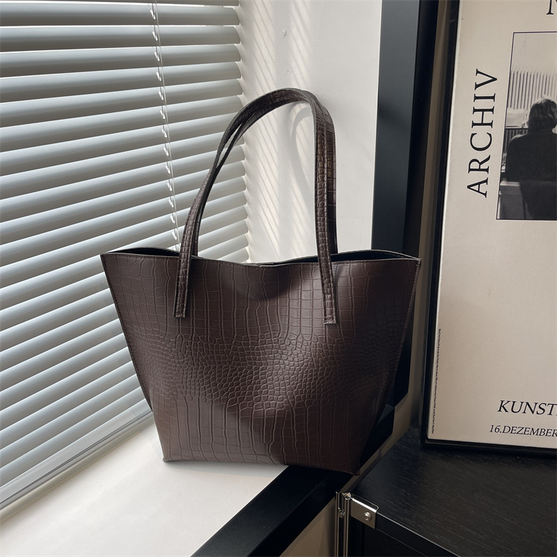 Nuovo secchiello da donna con motivo coccodrillo, stile europeo 2026, grande capacità, dal design raffinato._voghion.com