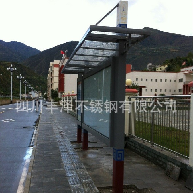 成都厂家制作 公交站牌 广告灯箱  公交站台路名牌 候车亭牌