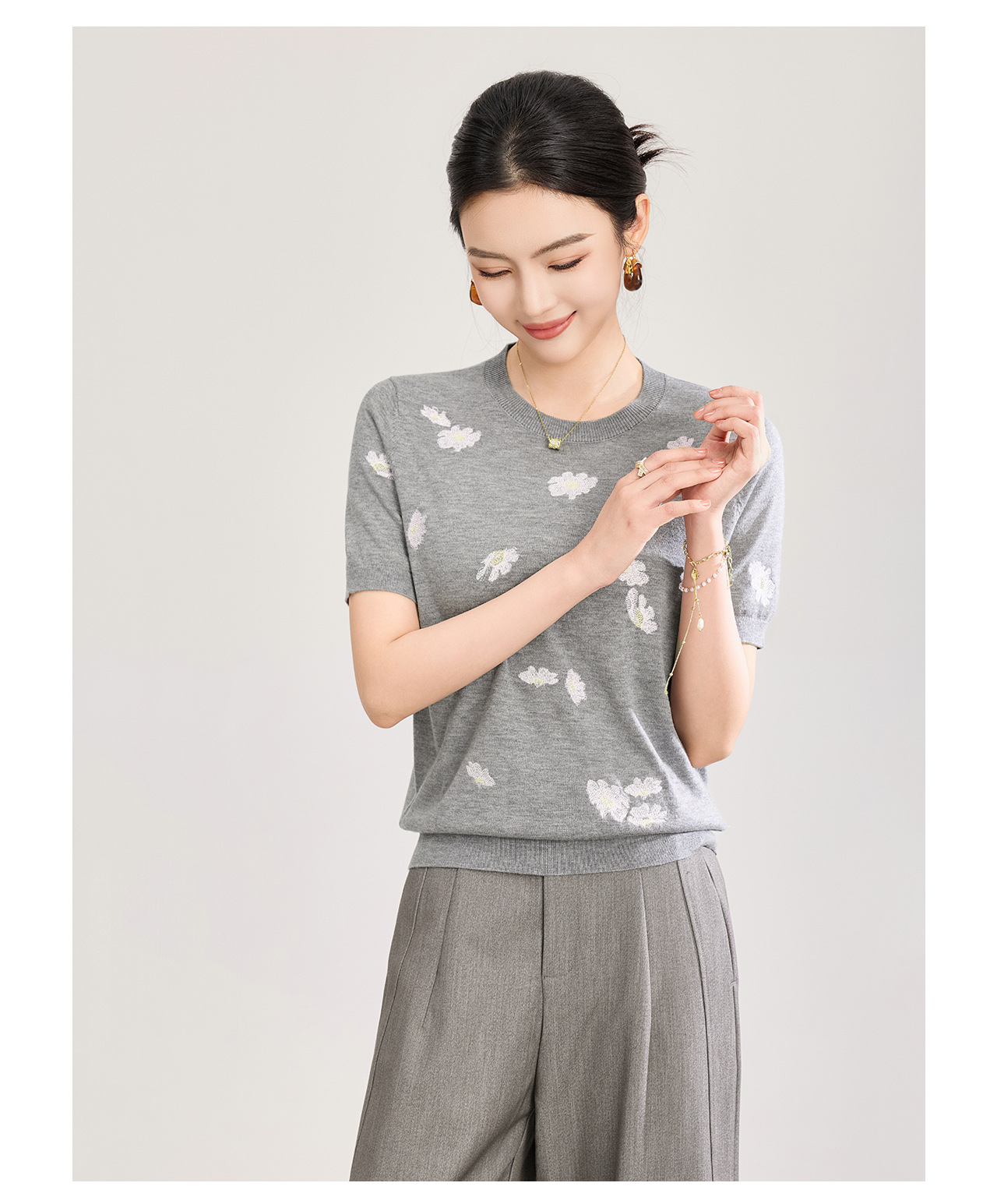 Áo thun cổ tròn len merino siêu mịn thêu hoa — màu trắng ngà chi tiết 20