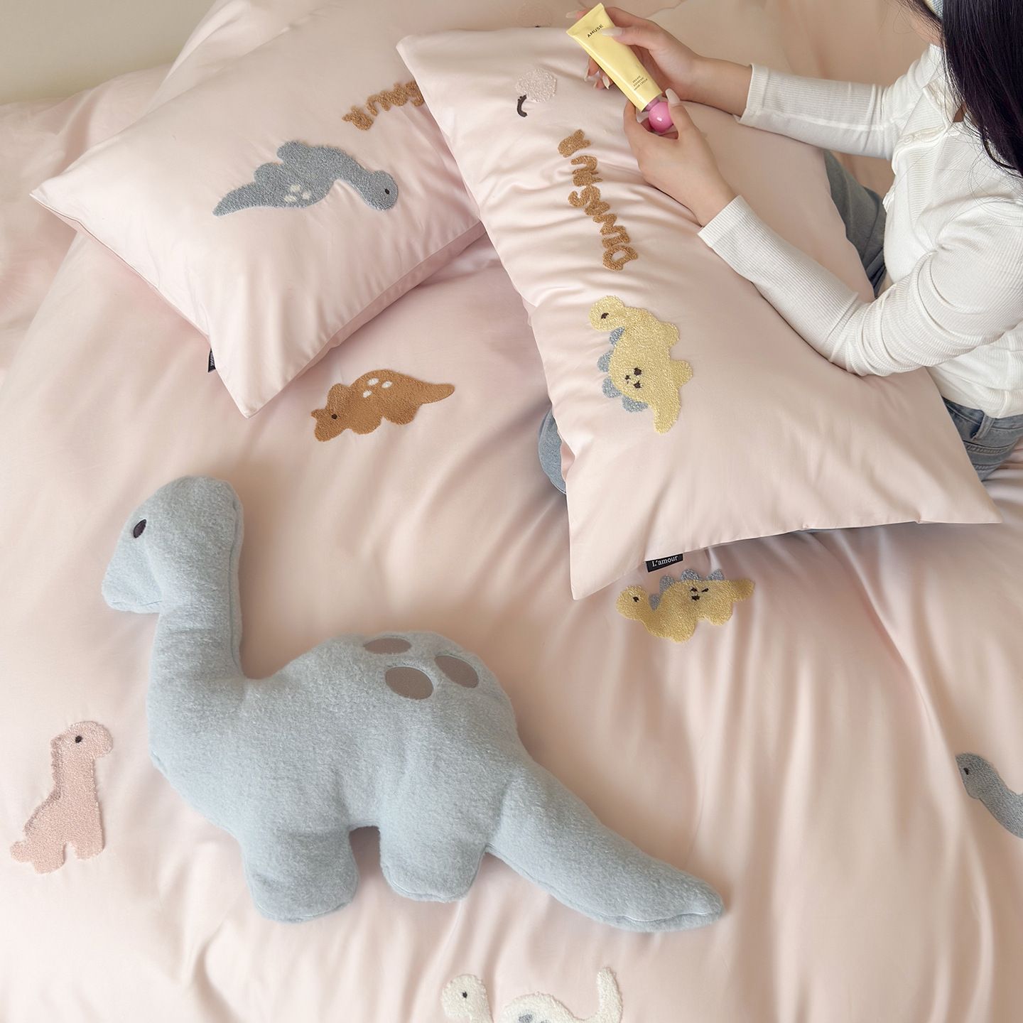 呆萌奶龙丨纯棉100s磨毛全棉四件套超可爱毛巾绣床单床笠床上用品