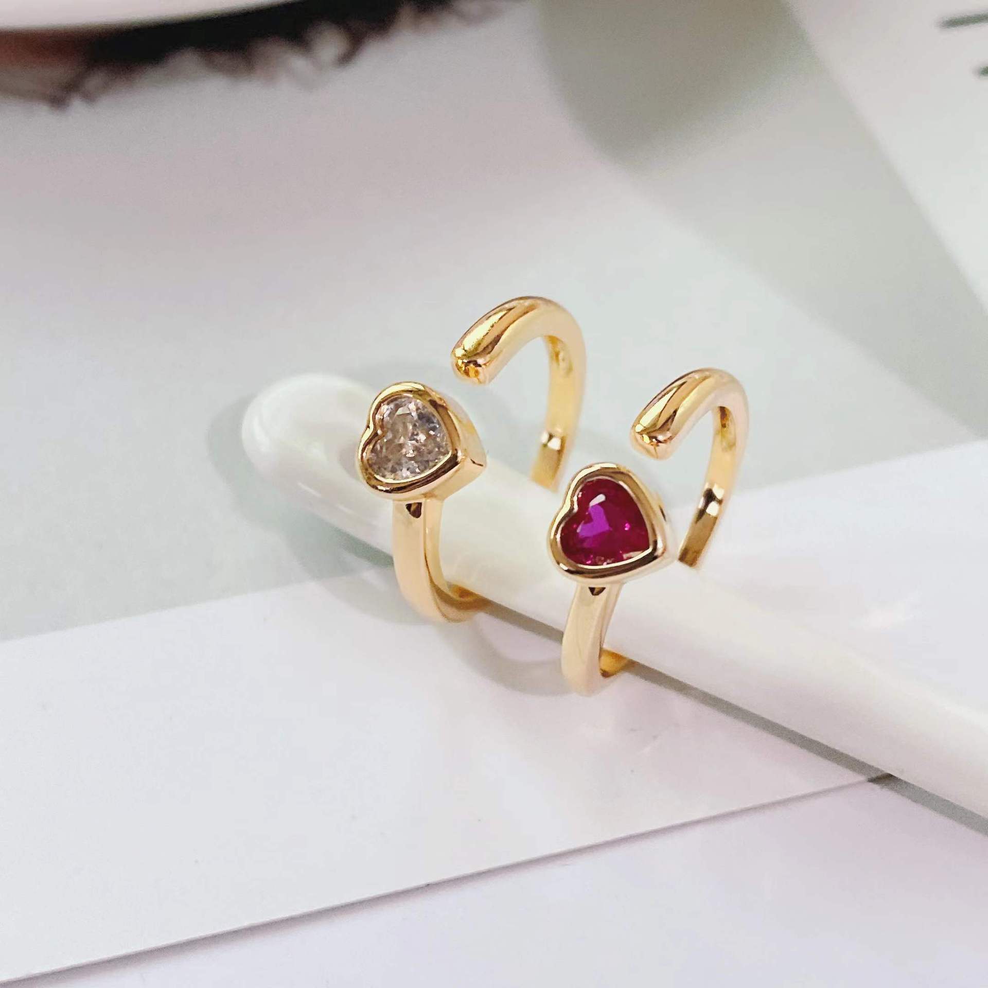 Copper 18k gold-plated gemstones inlaid simple heart-shaped opening adjustable ring