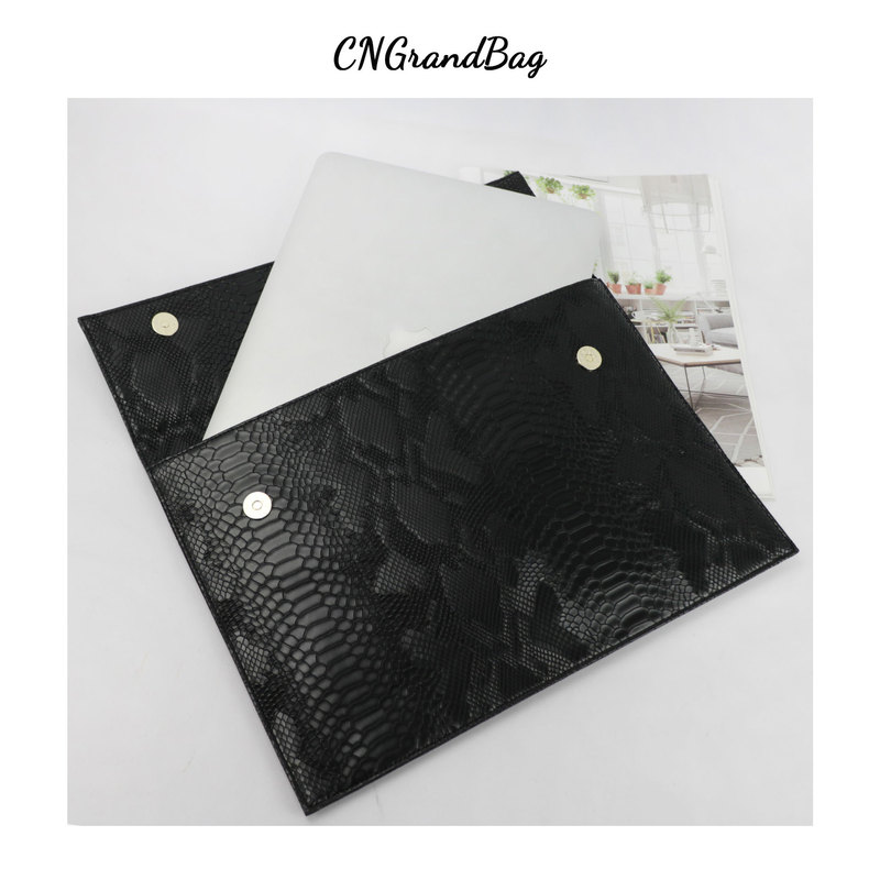 Crocodile snake ostrich pattern PU leather personalized letters fashion elegant unisex laptop clutch