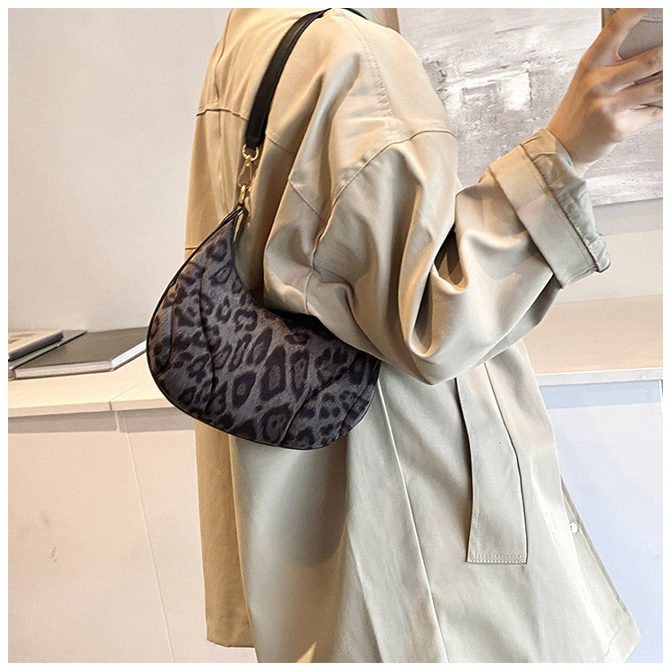 Leopard print cross-border niche bags for women, versatile and fashionable new retro underarm bag, stylish and individual commuting single-shoulder bag undefined