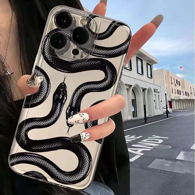 Creativa serpiente negra para iphone16promax funda para teléfono móvil transparente Apple 15 anti-caída 14pro Europa y América 13/12