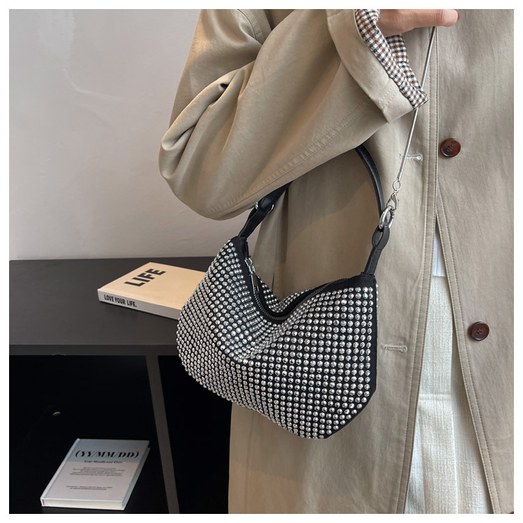 Women's Medium Pu Leather Solid Color Streetwear Square Zipper Underarm Bag display picture 8