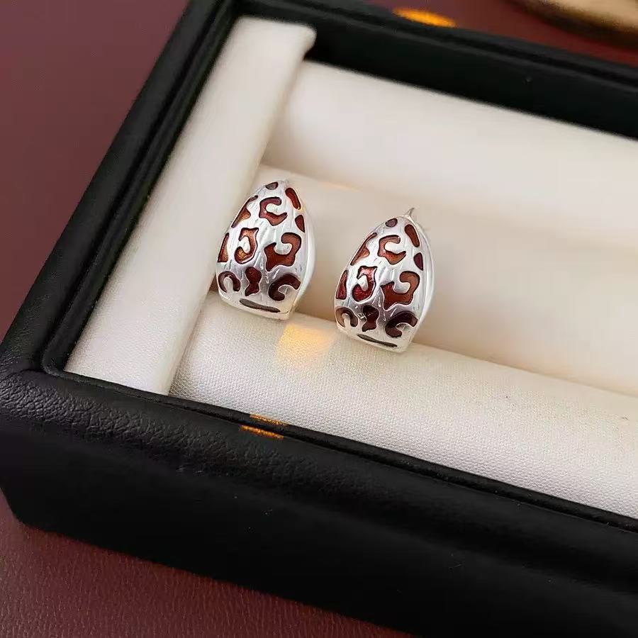 Boucles d'oreilles rondes vintage imprimé léopard élégantes_voghion.com