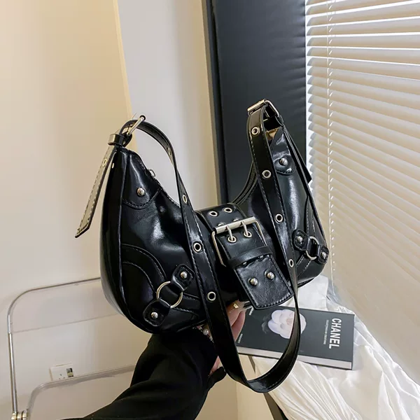 Fashionable Commuter Crescent Handbag 2026 New Personalized Motorcycle Shoulder Bag for Women with Rivets and Pleats Underarm Bag