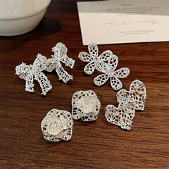 镀白金系列耳钉微镶锆石镂空花朵耳钉女精致轻奢设计感蝴蝶结耳环
