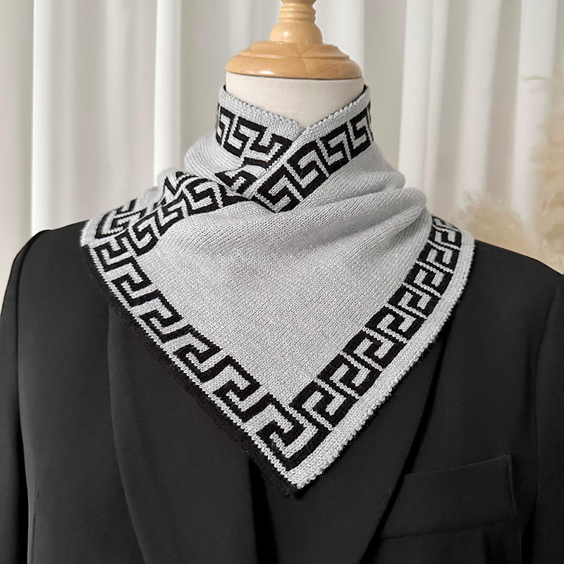Nueva moda todo partido houndstooth bufanda de punto bufanda de las mujeres otoño y el invierno engrosado cuello cálido protección de cuello de triángulo bufanda