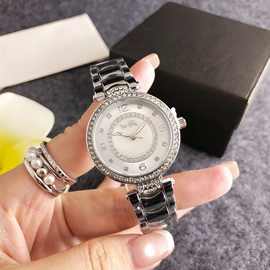 新款银色钻饰白盘石英表陶瓷钢带镶钻质感女士潮流腕表厂家直供