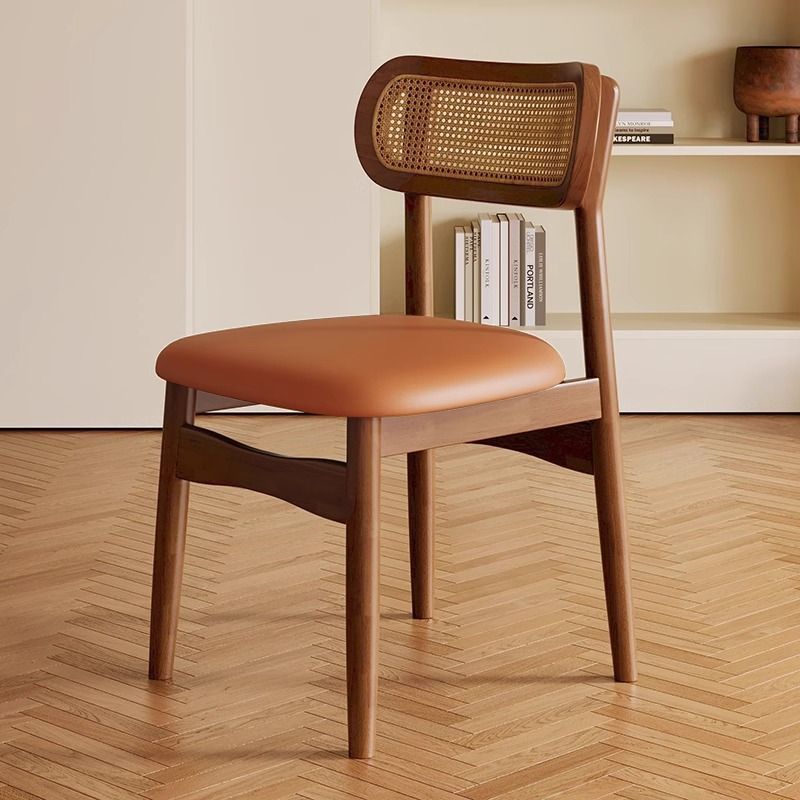 Madera sólida de color nuez + cojín de piel de naranja