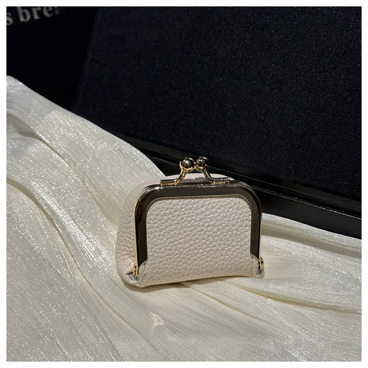 Elegante piccola borsa pochette quadrata da donna da sera_voghion.com