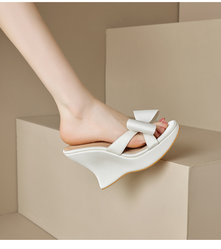 Sandal cao gót nữ quai chéo đế xuồng phong cách Trung cổ, nơ trang trí, gót 8 cm — Màu đen, Màu trắng sữa chi tiết 14