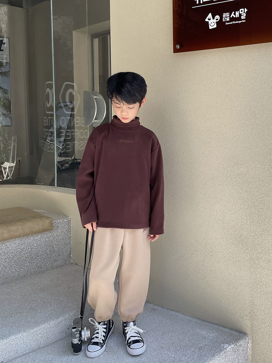 Velvet body-friendly down jacket for boys, children's keep warm demi-season T-shirt, western style, children's clothing