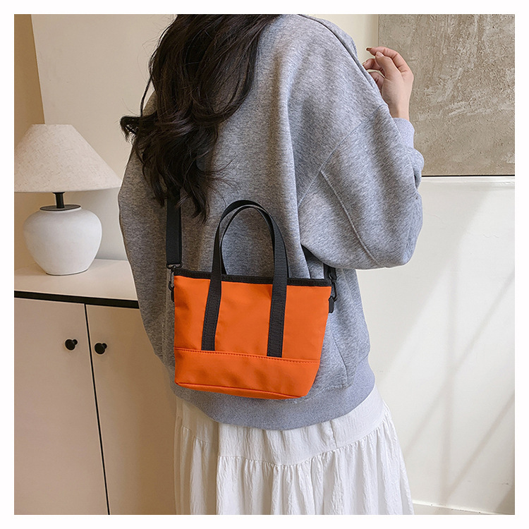 Women's Nylon Color Block Basic Sewing Thread Square Zipper Crossbody Bag display picture 10