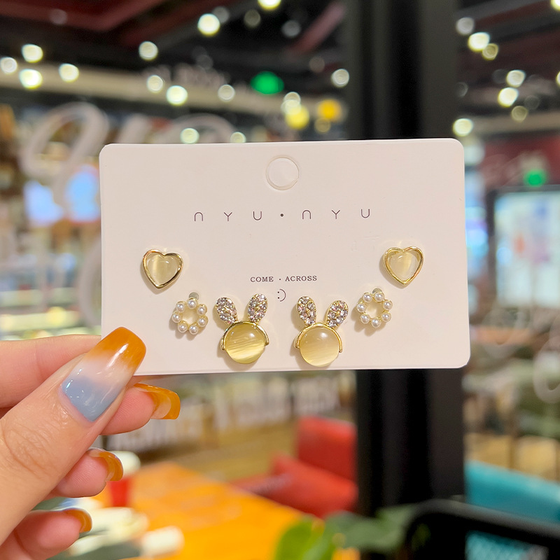 Pendientes de ópalo Agujas de plata Pendientes de cabeza de conejo al por mayor Pendientes de sentido de alta calidad Juego de tres piezas