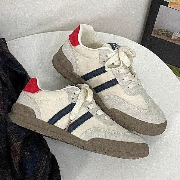 Retro white shoes for leisure, (Physicals)
