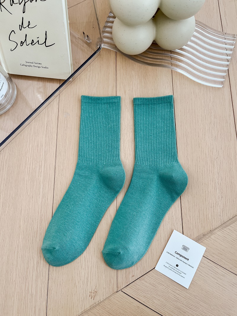 カラフルな靴下女性の春と夏の綿の靴下パイル靴下無地ダンスソックスインスポーツとレジャー秋と冬のメンズソックスミッドチューブソックス