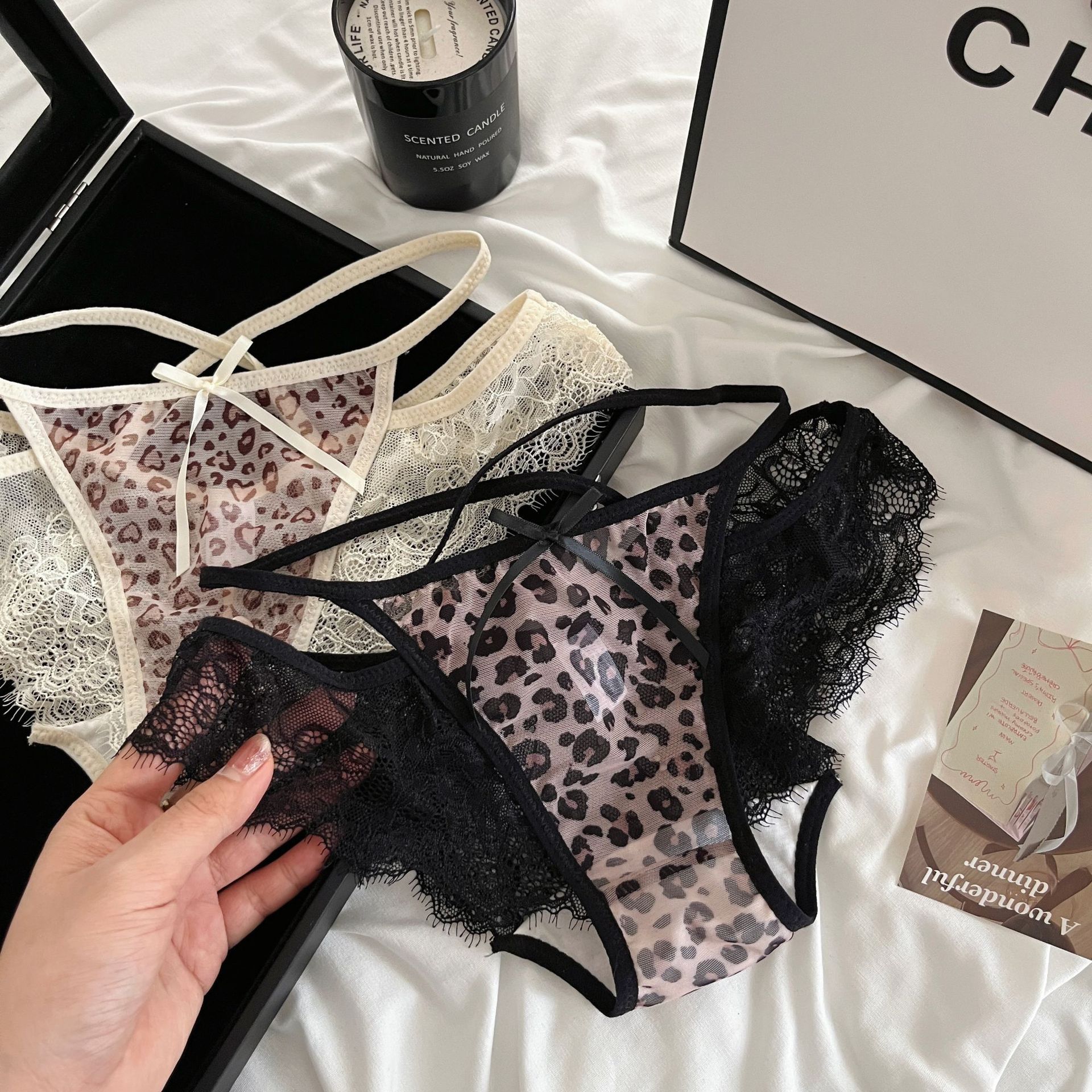 Cheetah Waige Ji * Calzoncillos de encaje con estampado de leopardo estilo de chica sexy puro deseo hueco cómodo entrepierna de algodón puro calzoncillos de cintura baja