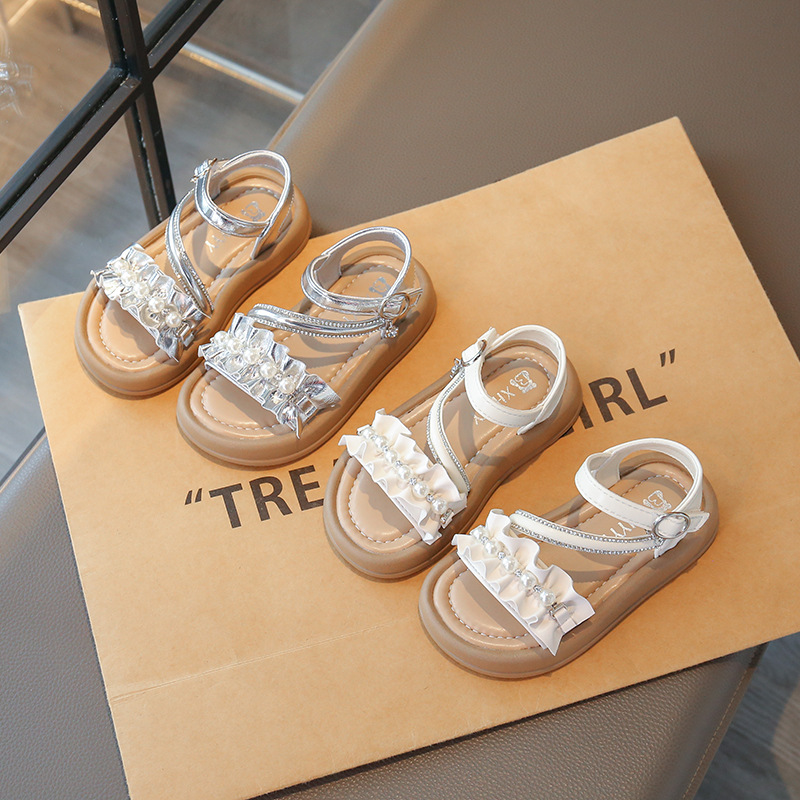 Sandálias princesa de niñas 2026 verano nuevo estilo de moda infantil vacío zapatos casuales zapatos de playa suaves de perla image 3