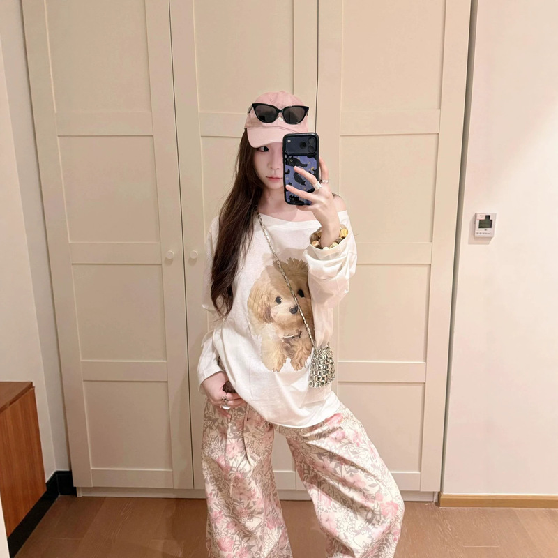 Summer New Cartoon Dog Sun Protection Cover-Up Loose Thin Lazy Style Diagonal Collar Off-Shoulder Long-Sleeve T-Shirt Women's Top Summer New Cartoon Dog Sun Protection Cover-Up Loose Thin Lazy Style Diagonal Collar Off-Shoulder Long-Sleeve T-Shirt Women's Top