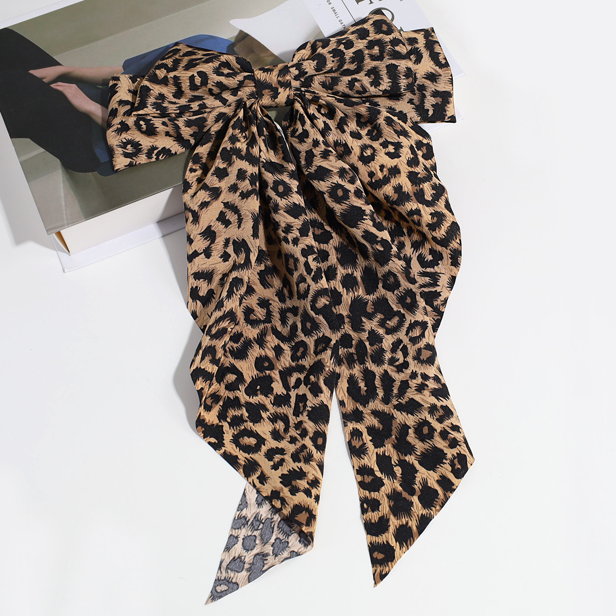 Estilo de moda europeo y americano personalidad nicho de diseño arco leopardo aro de pelo clip de resorte retrógrado anillo para el pelo accesorios para el pelo