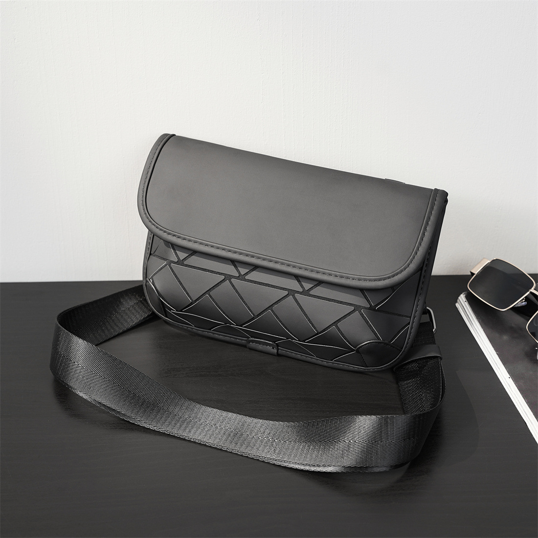300g Weight Polyester Lining Material Weave Fashion Element Flip Cover Closure Type Sling Strap Strap Type Shoulder Bag Bags Type Casual, Daily, Shopping Occasion Pu Leather Material Plaid, Solid Color Pattern All Seasons Season Men's Gender Classic Style Style Square Shape Men's Plaid Solid Color Pu Leather Weave Flip Cover Shoulder Bag 4