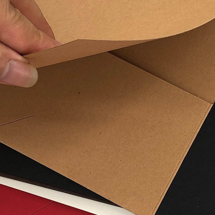 En stock A4 Carpeta de papel logotipo personalizado dorado impresión contrato clip A5 clip de inserción piel de vaca sobre de cartón negro