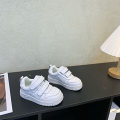 儿童运动鞋2025秋季新款男童低帮透气防滑板鞋女童时尚百搭小白鞋
