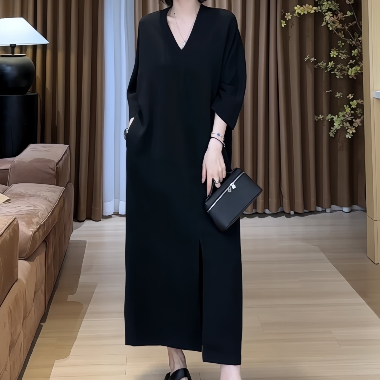 连衣裙V领开叉轻奢连衣裙女2025秋季大码胖MM宽松法式气质黑色长