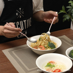 陶磁器の翼の碗のご飯の碗のデザートの碗は野菜の碗の小米の茶碗の闘う碗の麻辣热の碗のおかゆの碗の米粉の碗の麺の碗を盛って