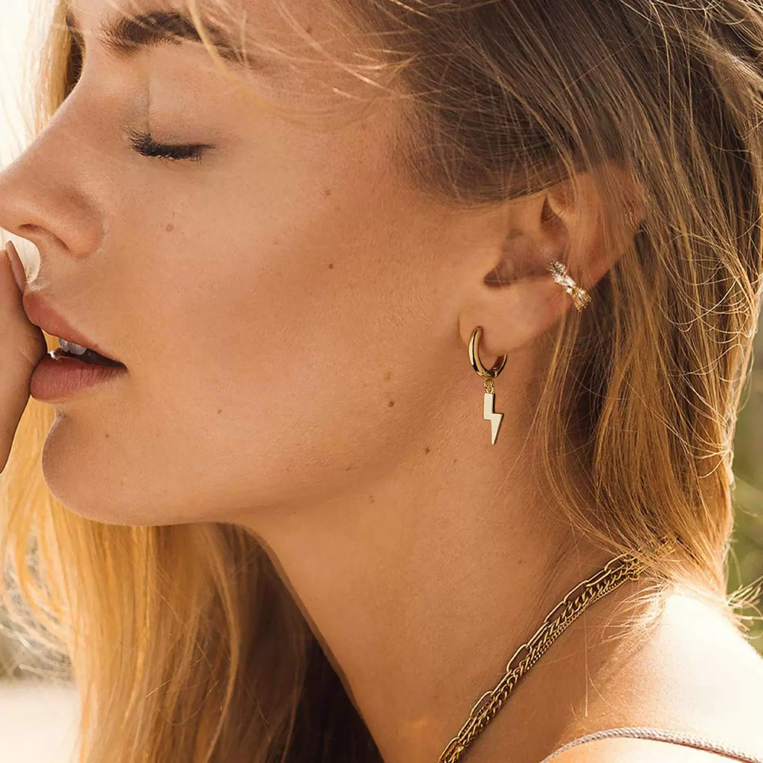 Fashionable earrings, brass pendant, European style, french style