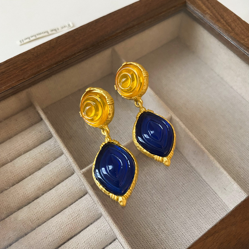 Retro Heart Shape Copper Plating Resin Earrings 1 Pair