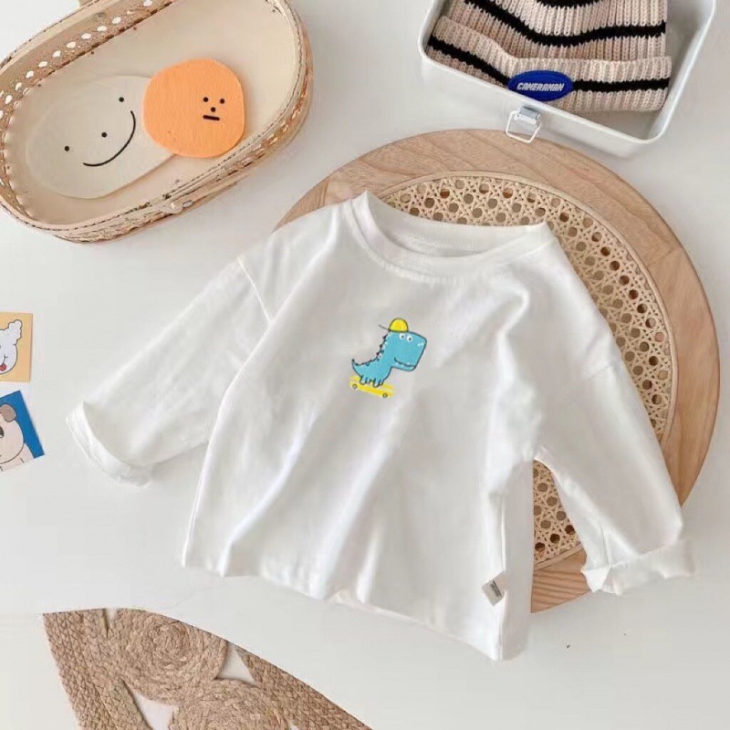 Белый лонгслив, динозавр