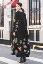 复古民族风秋冬刺绣袍子连衣裙原创设计 宽松显瘦文艺羊毛呢长裙