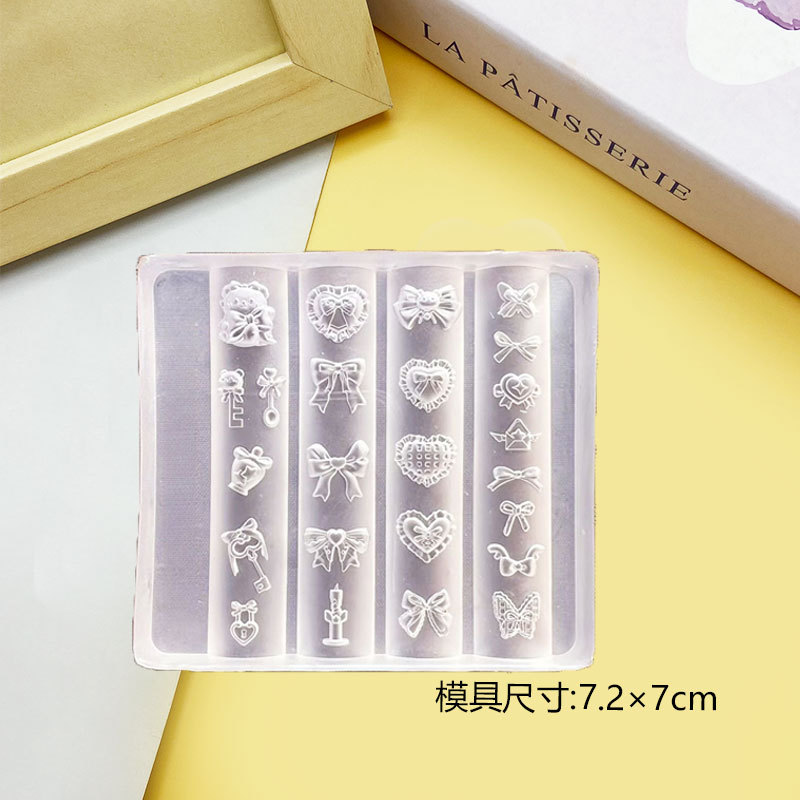 Venta caliente transfronteriza molde de manicura de alta transparencia animal de dibujos animados oso bowknot ramo DIY modelo de manicura en relieve tridimensional