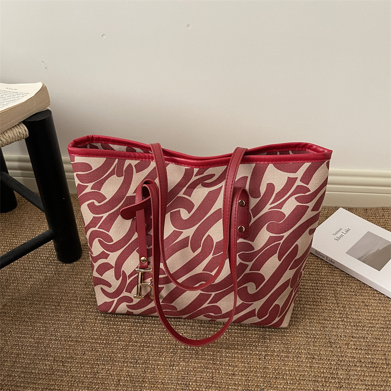 2026 New Fashion Printed Horse Pattern Women's Simple Large-Capacity Casual Commuting Shoulder Crossbody Tote Bag