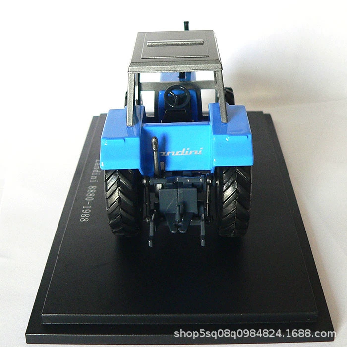 11009 Модель трактора Landini 8880 из сплава, масштаб 1:43, полностью подвижная