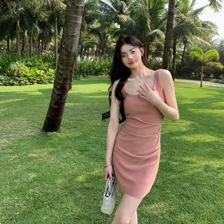 纯色方领褶皱收腰吊带连衣裙性感包臀裙女春夏季裙子爆款一件代发