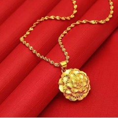 人気のベトナムサンドゴールド牡丹の花ペンダントネックレスインターネット有名人のライブブロードキャストラブペンダントネックレス水波卸売